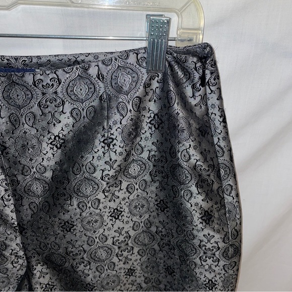 Ann Taylor Dress Pants Women’s Size 12 Gray Floral 100% Silk Zip Side - Picture 4 of 12